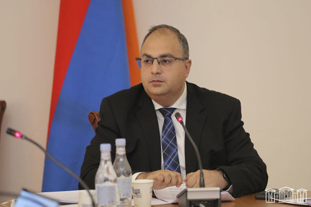 «Ասեք, թե ում հետ եք անցկացրել արձակուրդը». Վլադիմիր Վարդանյանը բողոքեց իրեն ուղարկված հարցումից. Թեժ քննարկում՝ տեղեկատվության ազատության շուրջ