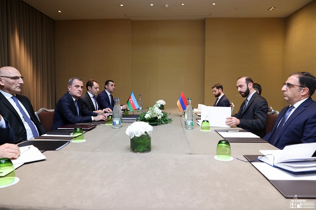 Մեկնարկել է Հայաստանի և Ադրբեջանի ԱԳ նախարարների հանդիպումը