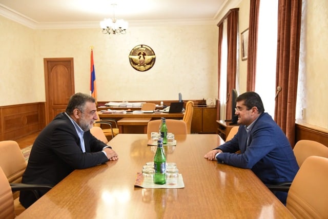 Այծի պարը կամրջին է բռնում