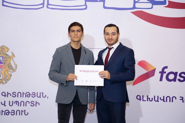 Ավարտվել է «Երևան օփեն» շախմատի միջազգային 4-րդ մրցաշարը. առաջին տեղը կիսել են Մամիկոն Ղարիբյանը և Սերգեյ Լոբանովը