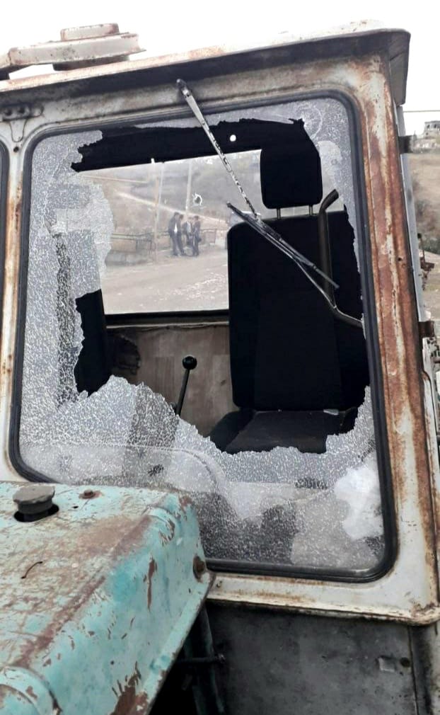 Խրամորթ գյուղի տարածքում ադրբեջանական մարտական դիրքից կրակոցներ են արձակվել դաշտում տրակտորով աշխատող քաղաքացիական անձանց ուղղությամբ