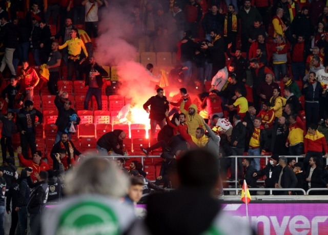 Զանգվածային ծեծկռտուք` թուրքական ֆուտբոլային ակումբների հանդիպման ժամանակ