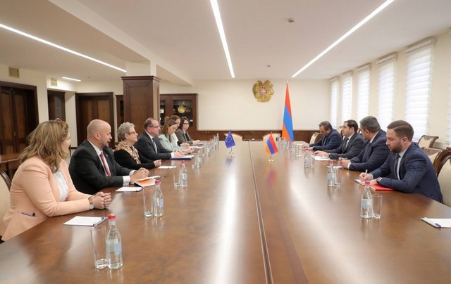 Քննարկվել են դիտորդական առաքելության գործունեությանը և համագործակցությանն առնչվող հարցեր. Պապիկյանն ընդունել է ԵՄ պատվիրակությանը