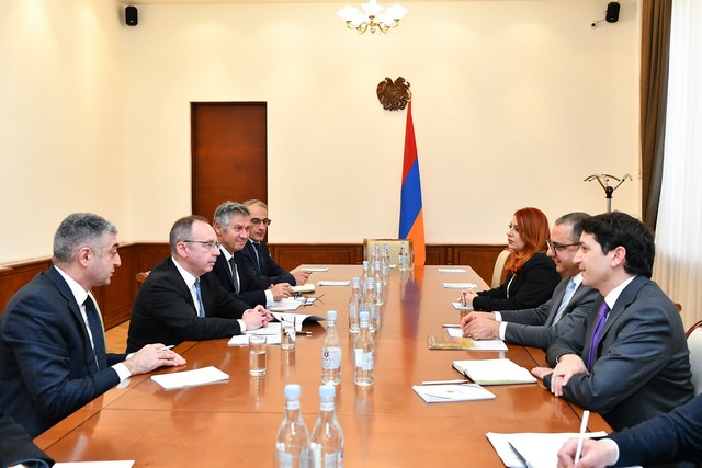Անդրադարձել են Հայաստանի և Ասիական զարգացման բանկի ծրագրային առաջնահերթություններին