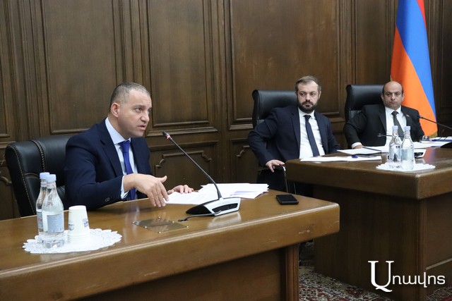 Պապոյանը քննադատեց, որ գյուղատնտեսությունը միակ ճյուղն է, որտեղ անկում ունենք, Քերոբյանը ապացույցներ է բերում, թե կտրուկ աճել է, արդեն 2028-ի պլանին են հասնում