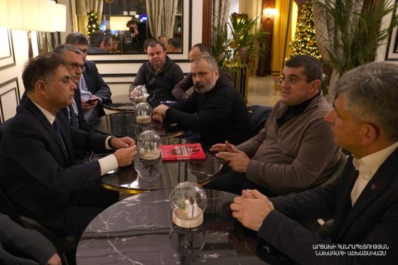 Արցախի նախագահ Ա. Հարությունյանի գլխավորած պատվիրակությունը Փարիզում հանդիպել է ՀՅԴ Ֆրանսիայի Կենտրոնական կոմիտեի ներկայացուցիչների հետ