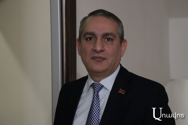 «ՀԱՊԿ-ից ռազմական տեխնիկան տրվում է, որ ի՞նչ անենք մենք…ինչի՞ համար են օգնություն տալիս, այդ օգնությունը ո՞նց կիրառի». Արմեն Խաչատրյանը Զասի հայտարարության մասին
