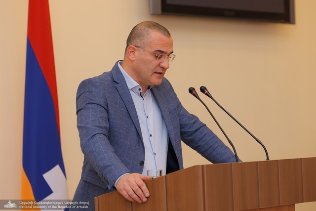 Արցախի ԱԺ «Ազատ հայրենիք-ՔՄԴ» խմբակցության ղեկավար․ Մենք չենք հասկանում նպատակը, թե ինչ նպատակով է անընդհատ հղում արվում չստորագրված փաստաթղթի վրա․ «Իրավունք»