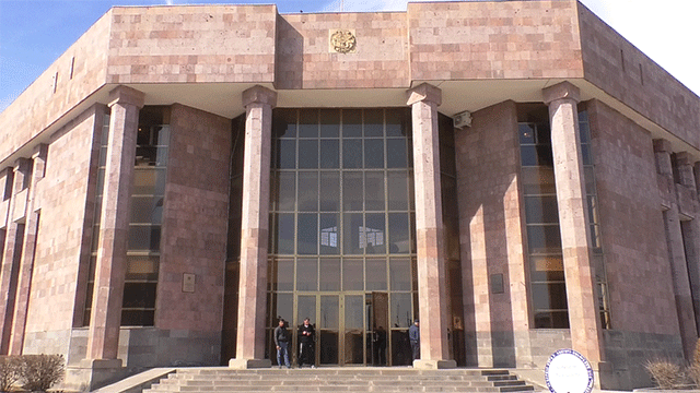 «Դատարանի դռնից մի կողպեք կախեք, պրծեք»․ Շիրակի բոլոր դատավորներին միանգամից տեղափոխել են Երևան