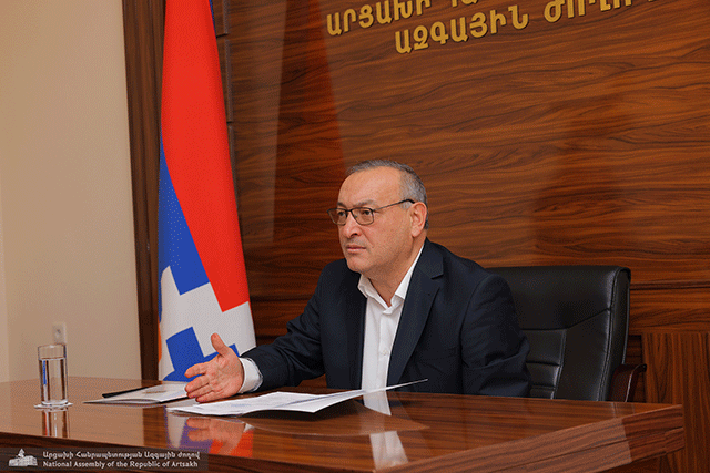 ԱՀ ԱԺ նախագահ Արթուր Թովմասյանն աշխատանքային խորհրդակցություն է հրավիրել