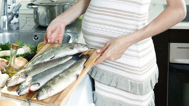Ծովամթերքն ու ձկնեղենը հղի կնոջ սննդակարգում․ ո՞ր տեսակներից արժե խուսափել