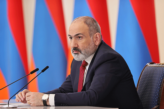 Ինչպե՞ս բանակցեցիք, որ տապալեցիք. Լրագրողը՝ Փաշինյանին