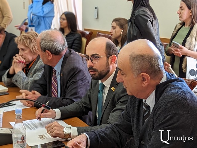 «Լեզուն կկտրեմ նրա, ով ժողովրդի հեղափոխությունը կանվանի ադրբեջանաթուրքական»․ Արթուր Հովհաննիսյանը սպառնաց
