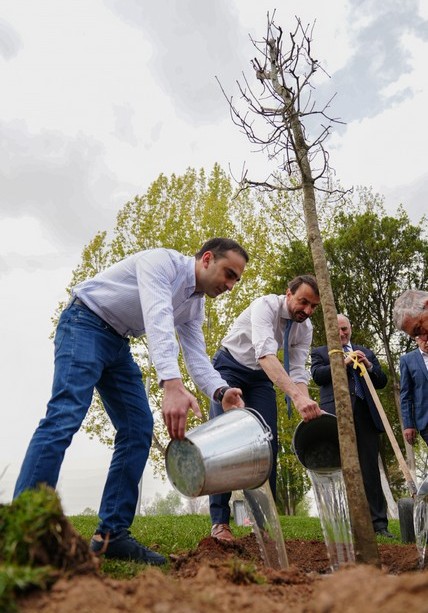 «Ընկերություն բառն ավելի բնութագրիչ է այս հարաբերություններին». Ավինյանն ու Գրեգորի Դուսեն Լիոնի այգում խորհրդանշական ծառեր են տնկել