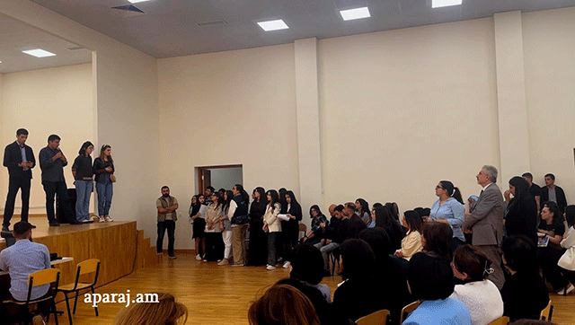 «Ո՛Չ Արցախի Հանրապետության էթնիկ զտմանը» շարժման անդամները ակցիա են իրականացրել մայր բուհում