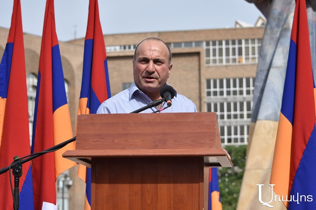 Տարոն Տոնոյան․ «Արգիշտին՝ սեպագրերով, Հայկ Նահապետը՝ նետով, Սասունցի Դավիթը՝ սրով, Մաշտոցը՝ այբուբենով, մեր հայրերն իրենց արյամբ մեր կադաստրի վկայականը տվել են Կիլիկիայից մինչեւ Գանձասար ու Ամարաս»