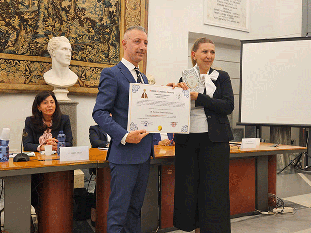 Այս տարի «Leone XIII» միջազգային մրցանակներ շնորհվեցին Իտալիայում հավատարմագրված հինգ՝ Հայաստանի, Լիբանանի, Պաղեստինի, Եմենի, Արաբական լիգայի կին դեսպաններին