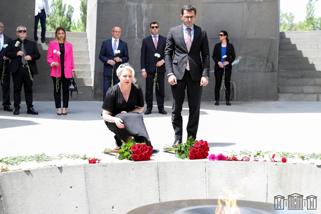 Սլովենիայի ԱԺ նախագահ հարգանքի տուրք է մատուցել Հայոց ցեղասպանության զոհերի հիշատակին