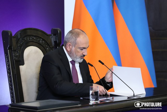 «Ողջ հռետորաբանությունը Ղարաբաղի հարցով այստեղից-այնտեղից լսած, մեկ այլ աղբյուրից, երբեմն՝ Ադրբեջանից, կրկնօրինակած անկանոն մտքեր». Տիգրան Գրիգորյան