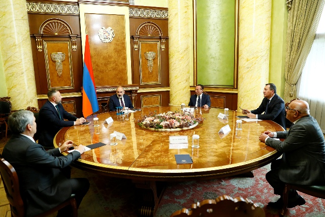 Փաշինյանը հանդիպել է արտախորհրդարանական քաղաքական ուժերի ղեկավարներին