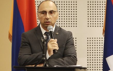 «Ինքնաձիգը, կարելի է ասել, թափած է եղել, ճիշտ սպառազինություն չի եղել պատերազմում, այս է ամբողջ խնդիրը». Կարեն Հովհաննիսյանը՝ զենքի շուրջ բանավեճի մասին