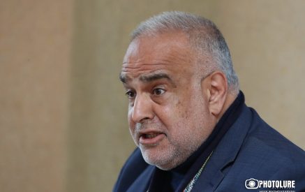 Դառնալու ենք Վայմար, ավելի ճիշտ՝ մյունխենյան Չամբերլին, որը Հիտլերի աչքերի մեջ նայեց ու տեսավ «խաղաղություն». Րաֆֆի Հովհաննիսյան