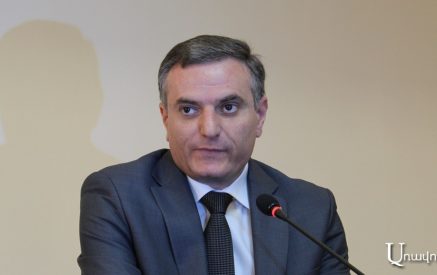 Բա եթե քո բանակցած նոյեմբերի 9-ի հայտարարությունը ջրվել է ուրիշների մեղքով, ի՞նչ երաշխիք ես տալիս հայ ժողովրդին, որ մի օր էլ չի ջրվելու Ադրբեջանի հետ բանակցվող «խաղաղության խաչմերուկ» պայմանագիրը. Արտակ Զաքարյան