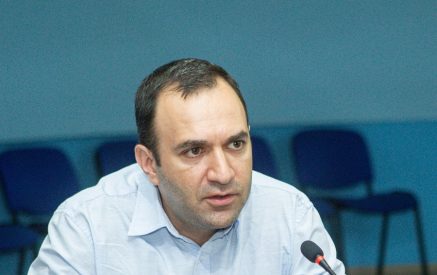 «Արգելափակումների ճանապարհով գնալը լավագույն լուծումը չէ, տրամաբանական կլիներ բանկային համակարգի միջոցով սահմանափակեին վճարումներն առցանց խաղատներին»․ Արթուր Պապյան
