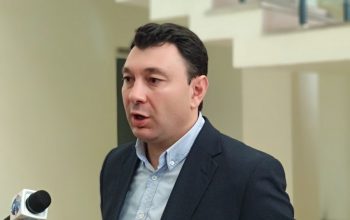 ԱԺ դահլիճում կա երեք խմբակցություն, երեքի կազմում էլ ՀՀԿ-ի նախկին անդամներ կան. Էդուարդ Շարմազանով