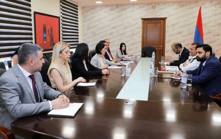 ԿԳՄՍ նախարարը Հնդկաստանի Լոք Սաբհայի պատգամավորի ուշադրությունն է հրավիրել Լաչինի միջանցքի արգելափակման հետևանքով Լեռնային Ղարաբաղի ուսանողների՝ Հայաստանում ուսումը շարունակելու և սկսելու անհնարինության փաստի վրա