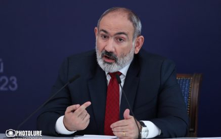 «Իսկ ո՞վ է ասում, որ էդքան թուքումուր ուտելը ըտենց հեշտ ու հաճելի գործընթաց է, նույնիսկ եթե կաբինետում ես աշխատում, որը համարվում է թիվ մեկ աշխատասենյակ». Փաշինյան