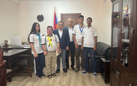 1 ոսկե և 1 արծաթե մեդալ՝ Հատուկ օլիմպիադաների աշխարհի ամառային խաղերից. Կարեն Գիլոյանն ընդունել է մարզիկներին