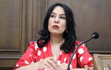 «Ռուբեն Վարդանյանի հայտարարությունը ինչ-որ մի հատ սպարապետի կամ ինչ-որ համազգային լիդերի հասցեին չի, որ փոթորկվել են». Նաիրա Զոհրաբյան