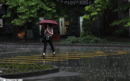 ՀՀ շրջանների մեծ մասում տեղացին «ցեխային անձրևներ»՝ Իրաքի անապատներից հարավային հոսանքներով դեպի ՀՀ փոշու մեծ կոնցենտրացիա ունեցող օդ տեղափոխվելու հետևանքով