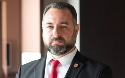 Երեք Չգործողությունների համար Էդգար Յուխանաևը մեղադրվեց զանգվածային անկարգություններ կատարելու մեջ և կալանավորվեց մեկ ամսով․ փաստաբան