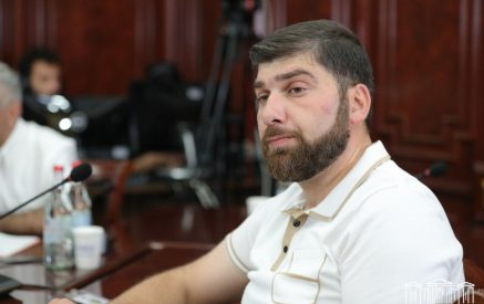 Եթե ձեզ թվում է, որ Թուրքիային այսպիսի զիջումներով կարելի է կանխել, ապա խիստ սխալվում եք։ Դուք նման որոշումներով միայն վնասում եք մեր երկրի հեղինակությանը և կոտրում մեր մարզիկների ոգին. Դավիթ Սանասարյան