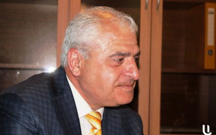 Ամերիկան Ուկրաինայի դաշնակցից վերածվեց միջնորդի. Ազատ Արշակյան. «Հրապարակ»