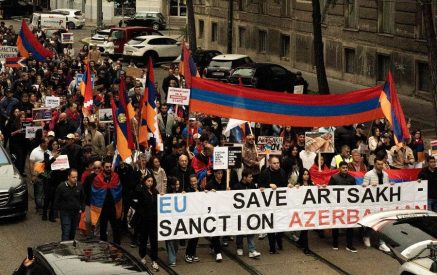 «Պատժամիջոցներ կիրառել Ադրբեջանի դեմ». Ավստրիայի հայ ուսանողական ասոցիացիան բողոքի ցույց է իրականացրել. «Ազգ»
