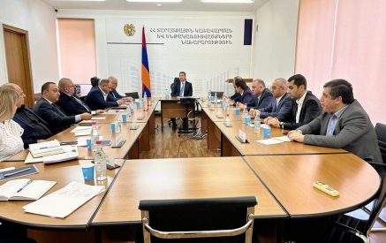 Քննարկել են ԼՂ-ից բռնի տեղահանվածներին մարզերում տեղավորելու հետ կապված հարցեր. մարզպետների մասնակցությամբ խորհրդակցություն՝ ՏԿԵՆ-ում