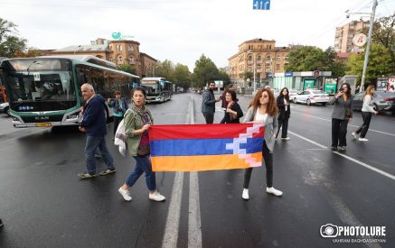 «Նիկոլին հանելով երկրի հա՞րց ես լուծում»․ քաղաքացին՝ անհնազանդության գործողություններ իրականացնող քաղաքացիներին