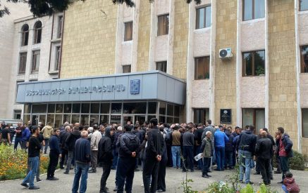 «Անորոշության մեջ». Լեռնային Ղարաբաղում մարդիկ հուսահատ իրար են փնտրում. Գեղամ Ստեփանյան
