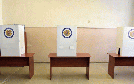 Վերին Դվին համայնքում քվեարկությանը մասնակցել է ընտրական իրավունք ունեցողների 52,94%-ը, Արզնիում` 54,60%-ը