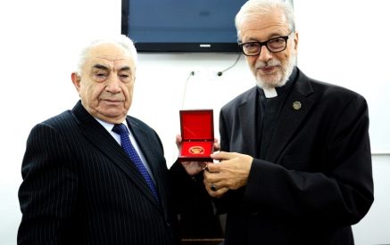 Լևոն արքեպիսկոպոս Զեքիյանին շնորհվեց ԳԱԱ մեդալ