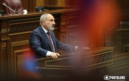 «Բա էդ լոլոներն ինչի՞ համար են՝ սահմանազատում, Ալմա-Աթայի հռչակագիր, պայմանագիր, խաղաղություն… եթե վերջում պետք է պարտությամբ արդարանաք ու խոստովանեք, որ այս բոլորը հոգով պարտվածի, խեղճի, վախկոտի քայլեր են». «Հրապարակ»