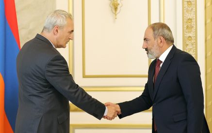 Տիգրան Խզմալյան. Փաշինյանը չէ, որ սկսել է Արցախյան ազգային-ազատագրական շարժումը, եւ Փաշինյանը չէ, որ այն կարող է ընդհատել