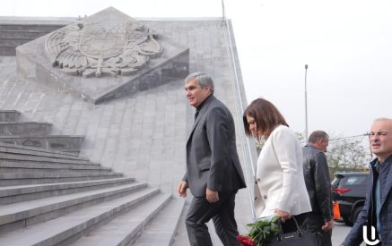 «Այն ժամանակ 301-րդ հոդվածը կպցնում էին վրաս, տունս հինգ անգամ ստուգում»․ Արամ Սարգսյանը Եռաբլուրում վրդովվեց