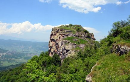 Արցախի անձեռակերտ բերդը․ Կաչաղակաբերդ