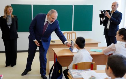 Մեր շատ պրոբլեմներ գալիս են մեր մտածողությունից և շատ պրոբլեմներ չենք կարողանում լուծել մեր մտածողությունից. Փաշինյանն այցելել է Երևանի նորակառույց դպրոցներ