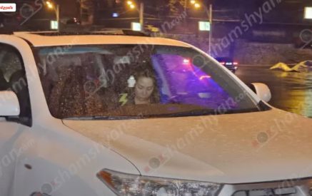 Երևանում ավտովթարի է ենթարկվել երգչուհի Ալլա Լևոնյանը, ով Toyota-ով վթարային իրավիճակ է ստեղծել Zhongtong ավտոբուսի համար. shamshyan.com