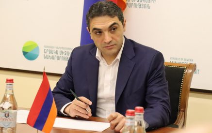 «Սիմիդյանի աշխատածը գնահատում ենք զրո, ինքը մեր հացը իզուր է ուտում». Փաշինյանը դուրս եկավ հետնամուտքով, ձկնաբույծները սպառնում են փողոցներ փակել